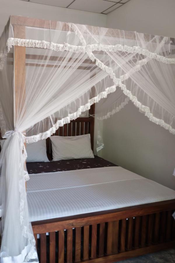 Aurora Midigama Hotel Ahangama Kültér fotó