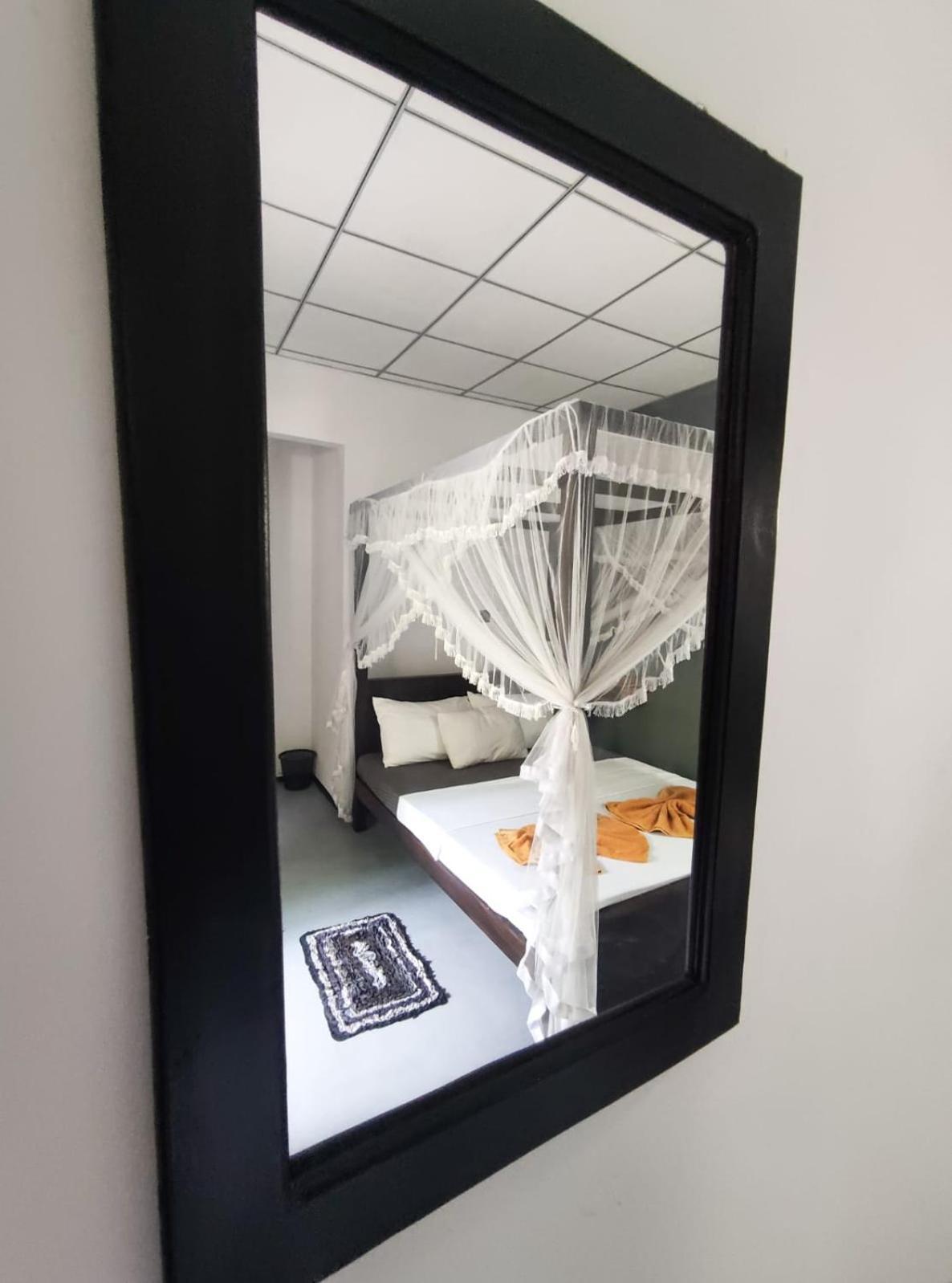 Aurora Midigama Hotel Ahangama Kültér fotó